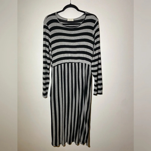 Long sleeve striped dress - Picture 1 of 2